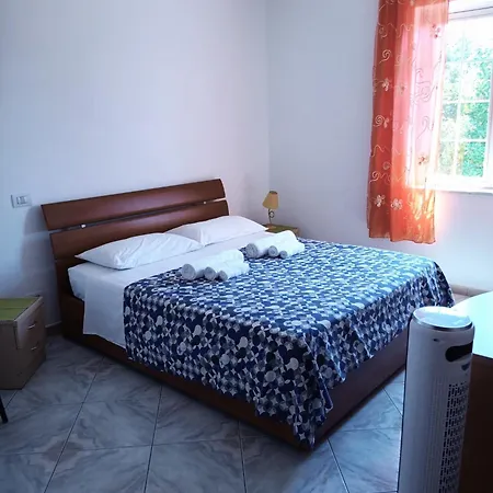 Casa vacanze Enjoy House Intera Casa Vacanze 6 Posti Letto Leggi Info Host San Nicola Arcella