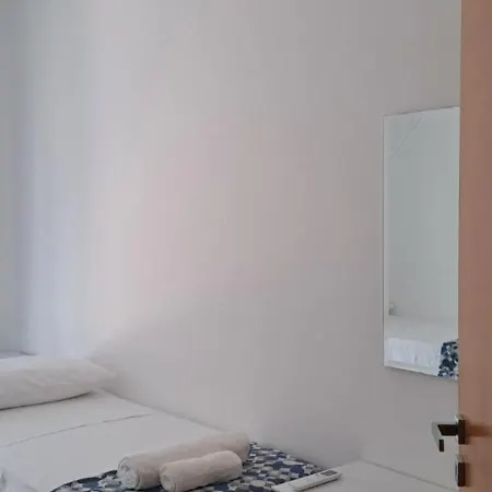 Enjoy House Ottima Per Gruppi E Famiglie Da 2 A 6 Ospiti בית נופש