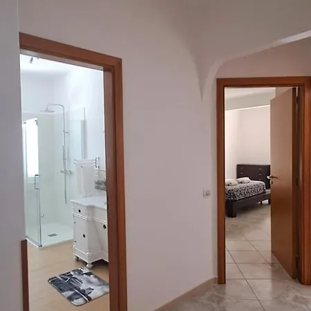 Vakantiehuis Enjoy House Ottima Per Gruppi E Famiglie Da 2 A 6 Ospiti *