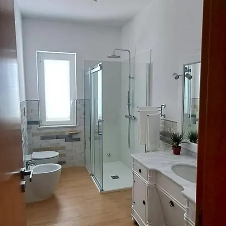 בית נופש Enjoy House Ottima Per Gruppi E Famiglie Da 2 A 6 Ospiti סן ניקולה ארצ'לה