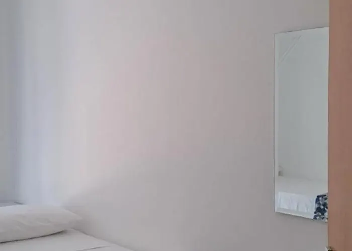 Enjoy House Ottima Per Gruppi E Famiglie Da 2 A 6 Ospiti 度假居